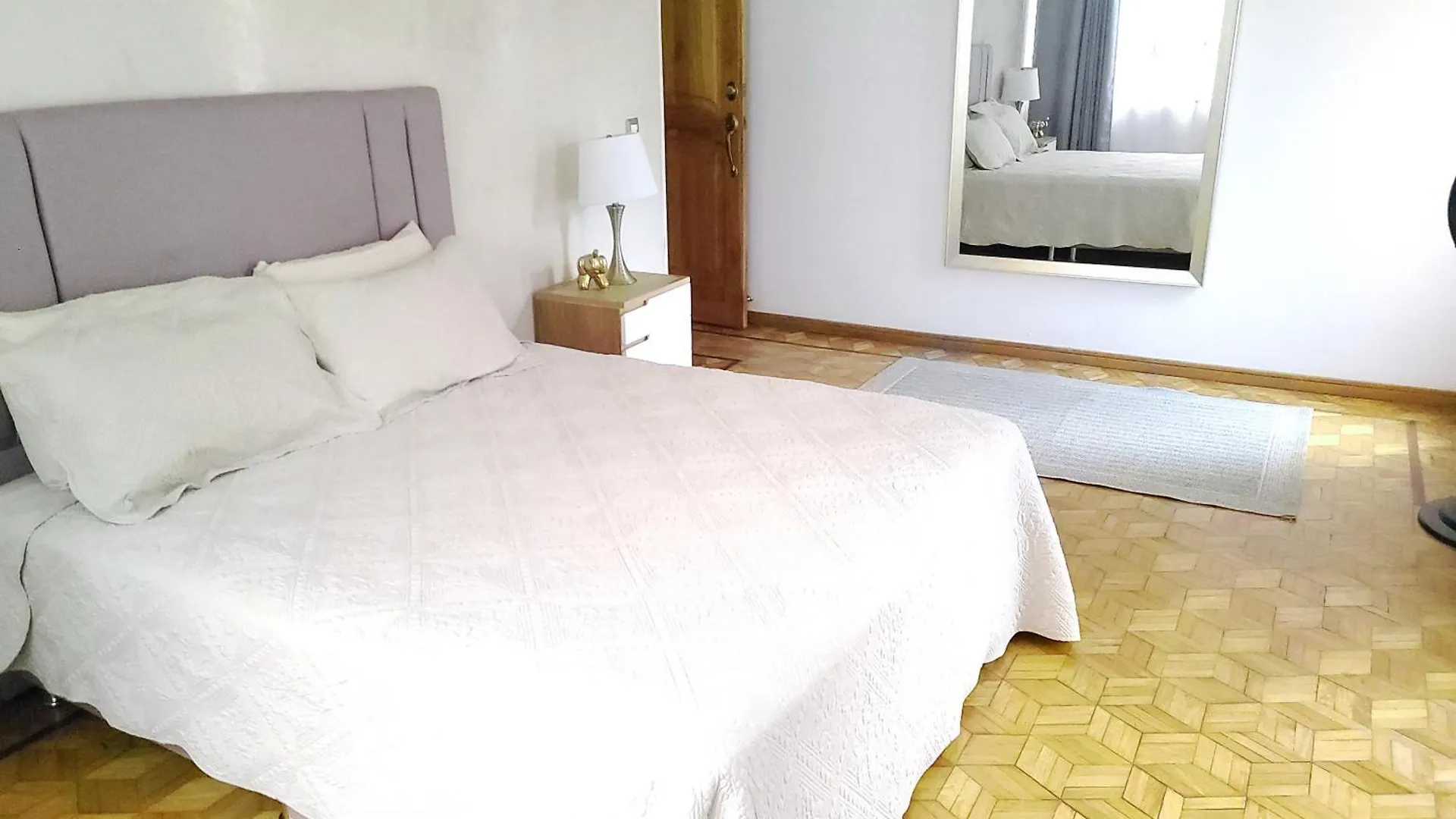 Amazing 3 Bedroom Apartment In El Poblado 메딜린 0*,  콜롬비아