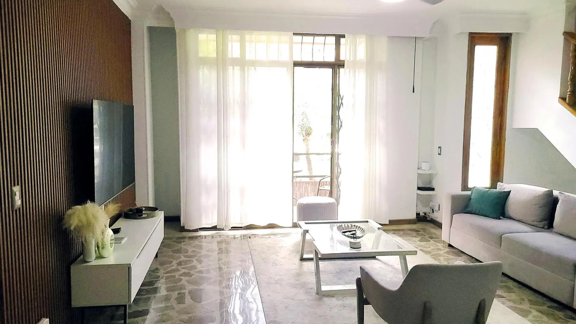 Amazing 3 Bedroom Apartment In El Poblado 메딜린 콜롬비아