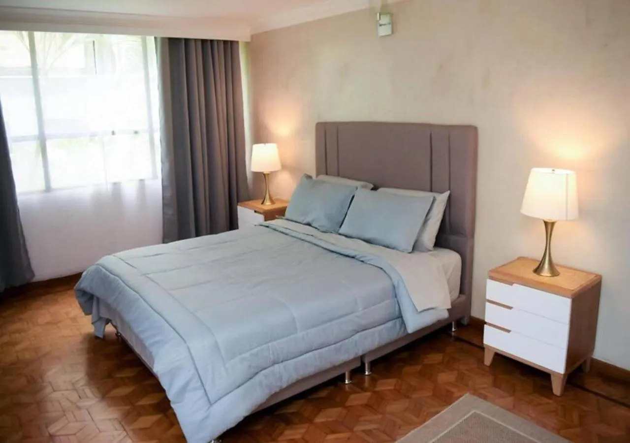 Amazing 3 Bedroom Apartment In El Poblado Медельин