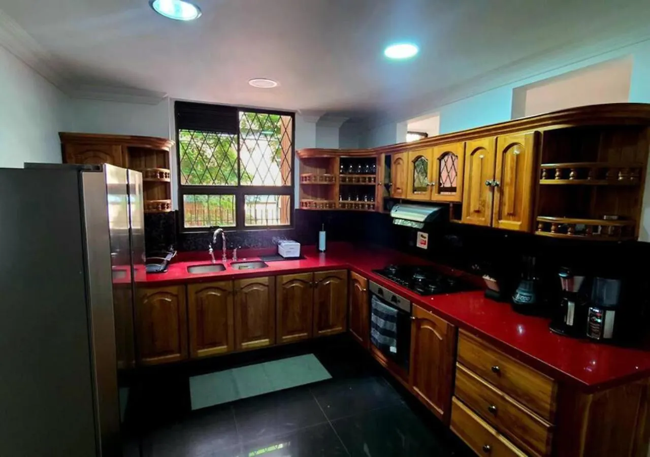 Amazing 3 Bedroom Apartment In El Poblado Медельин