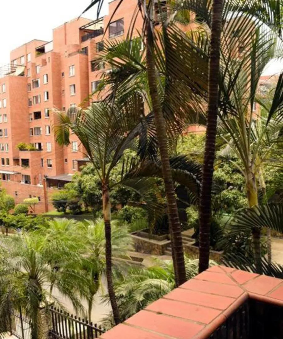 Amazing 3 Bedroom Apartment In El Poblado Медельин Колумбия