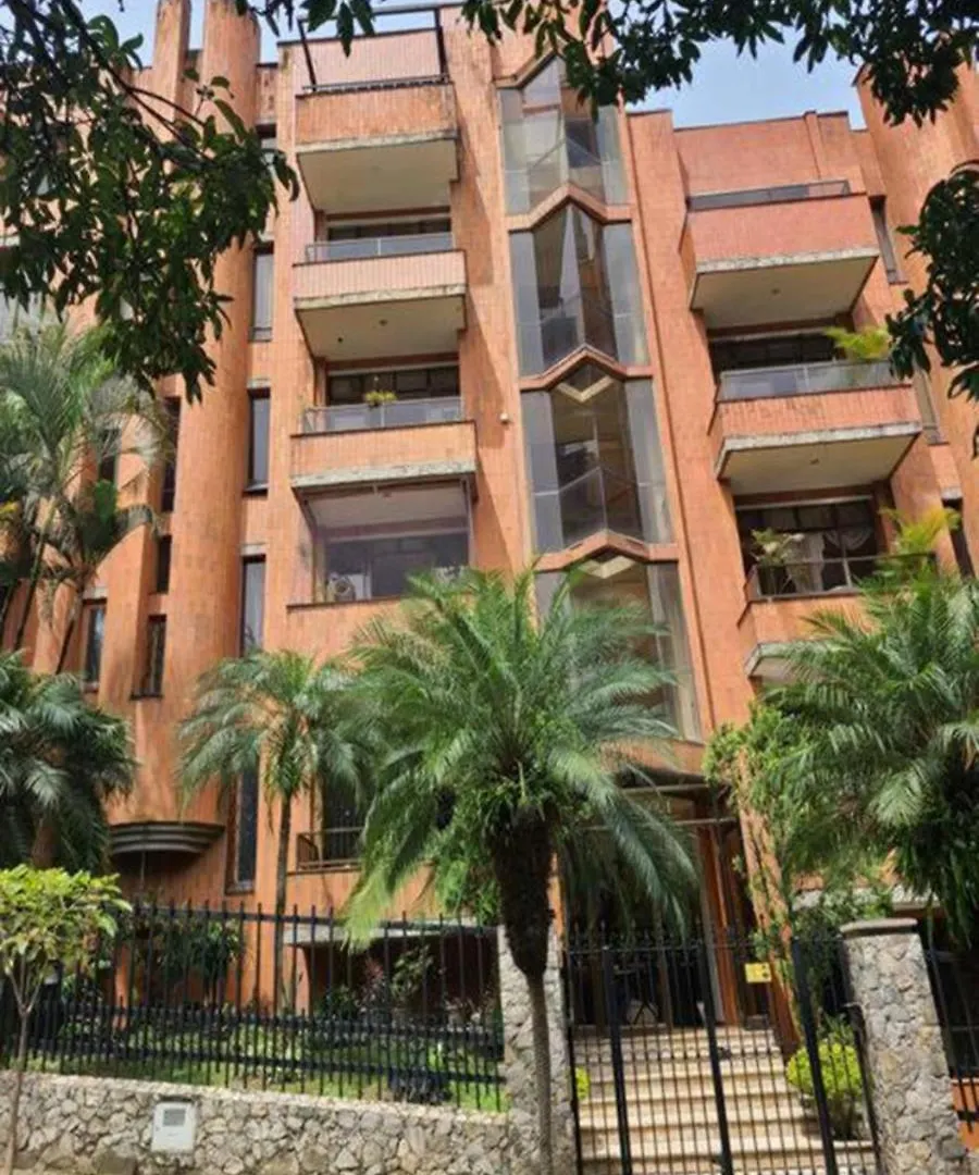 Amazing 3 Bedroom Apartment In El Poblado Медельин