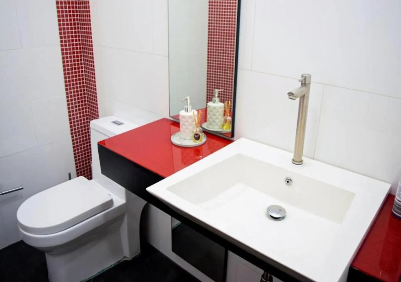 Amazing 3 Bedroom Apartment In El Poblado Медельин