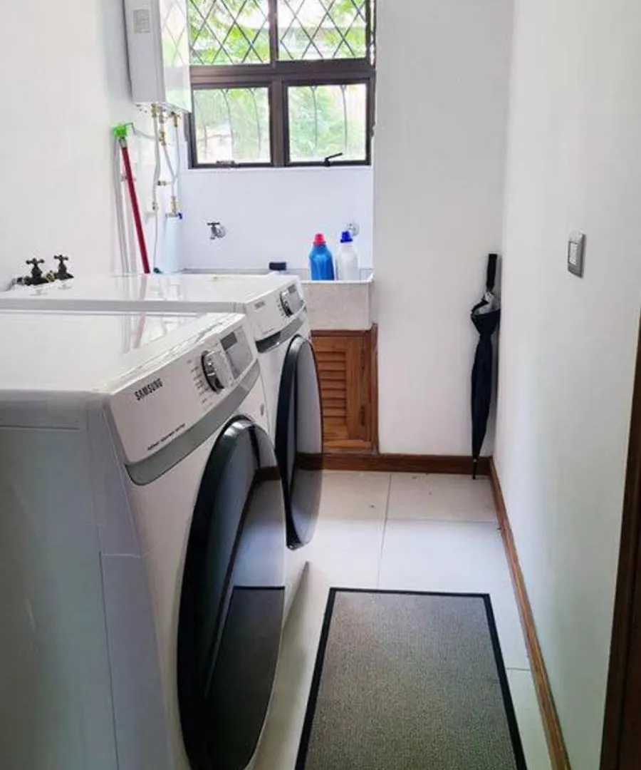 Amazing 3 Bedroom Apartment In El Poblado Медельин