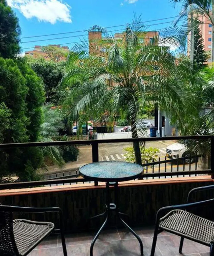 Amazing 3 Bedroom Apartment In El Poblado Медельин
